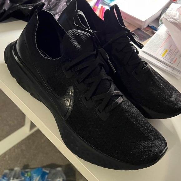 Nike React infinity Run Size 12 (like new- no box included - Picture 2 of 3